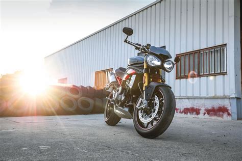 The speed triple is available in. 2016 Triumph Speed Triple R Test | Hooligan Refined