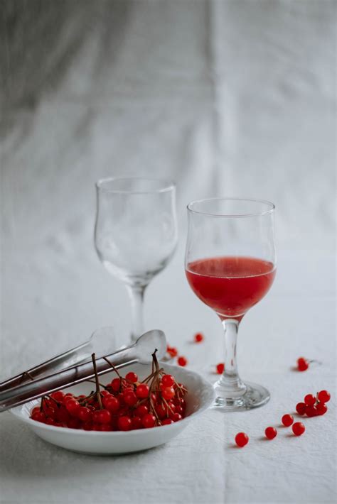 6 Surprising Health Benefits of Drinking Cranberry Juice