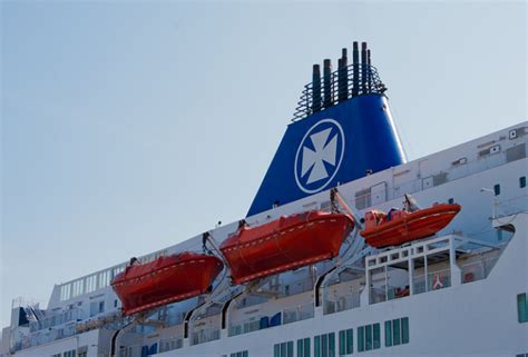 The dfds dover to calais ferry route operates up to 30 daily sailings between england and france. DFDS zwiększa ładowność na trasie Dover-Calais