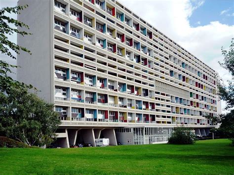 Le corbusier segregated pedestrian circulation paths from the roadways and glorified the use of the automobile as a means of transportation. Ecopolis, Hausträume und das Jahrhundert des Le Corbusier ...