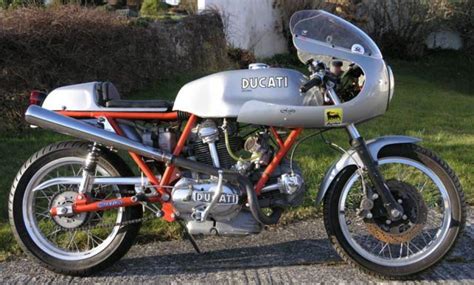1974 Ducati 750 Desmo Classic Motorcycle Pictures