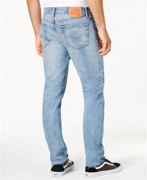 Levis Men 477