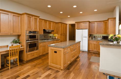 30 Beautiful Kitchens With Wood Flooring Design Ideas Pinzones Oak