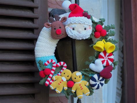 crochet christmas wreath pattern ideas the whoot crochet christmas decorations christmas