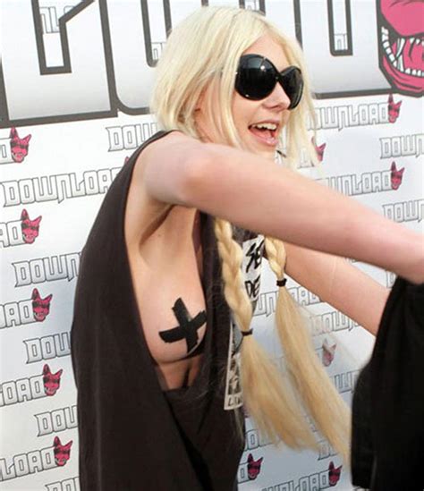 Taylor Momsen Nude Pics Scenes And Porn Scandal Planet