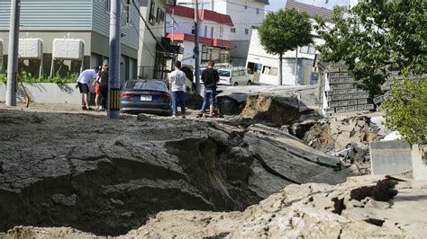 At Least 9 Dead 300 Injured As Powerful Quake Jolts Northern Japan