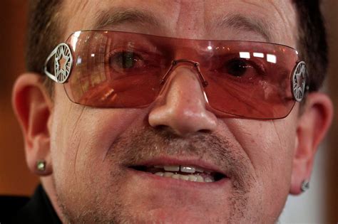 €* 5 nis 1991, montreal, kanada. La chanteur de U2 ne quitte plus ses lunettes - Bono ...