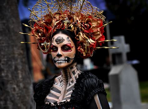 The picture of the day (potd) is a section on the english wikipedia's main page that is automatically updated every day with one or more featured pictures, accompanied by a blurb. Day Of The Dead Cocktails: 3 Concoctions To Pay Homage To ...