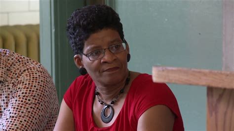 mother of sandra bland demands federal investigation chicago tribune