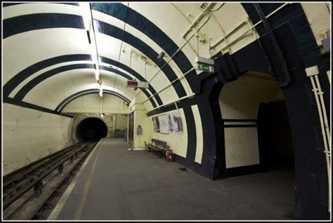 Visiting The Abandoned Aldwych Tube Station Tube Station Desert