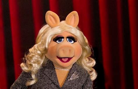Miss Piggy Gets Feminist Award From Gloria Steinem The Washington Post