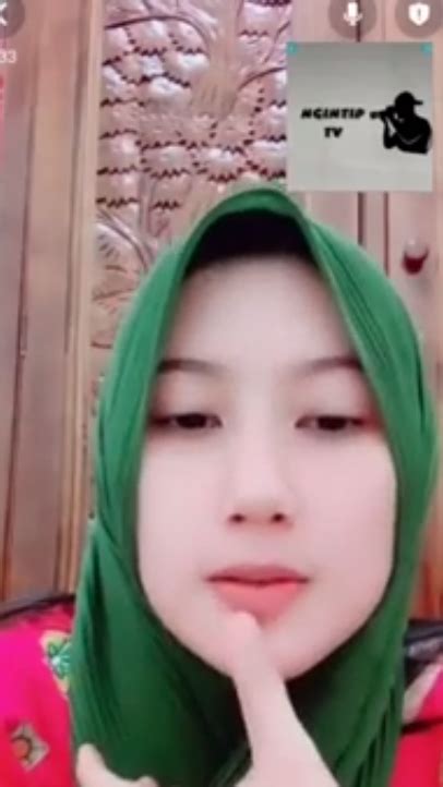Bokep Indo Jilbab Hijau Cantik Aisha Pamerin Body Siapintisu
