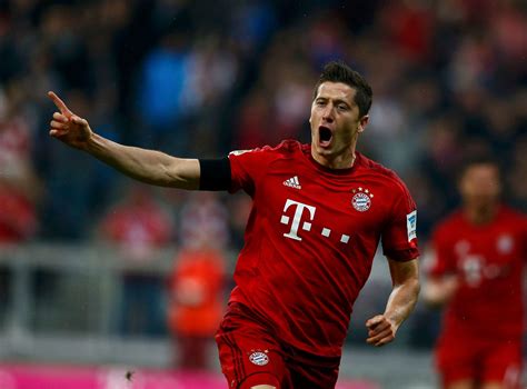 Robert Lewandowski Scores Five Goals In Nine Minutes For Bayern Munich