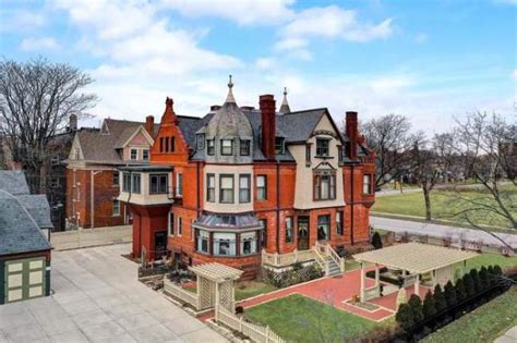 1891 Schuster Mansion For Sale In Milwaukee Wisconsin — Captivating Houses