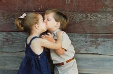 kiss sisterly brotherly