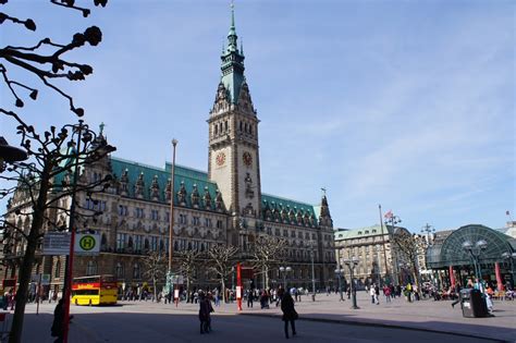 Voor veel levensmiddelen en producten voor huisdieren geldt een btw tarief van 7%. De beste bezienswaardigheden in Hamburg voor een leuke ...