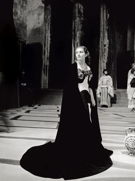 Maria Callas en 11 sublimes clichés Vogue Paris