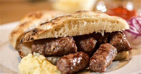 Ćevapi u lepinji Food Croatian recipes Recipes