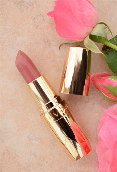Review Avon Creme Legend Lipstick Iconic Adjusting Beauty