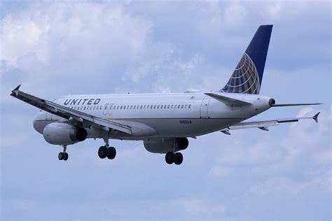 United Airlines Fleet Airbus A320 200 Details And Pictures