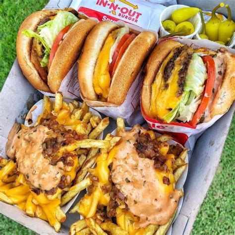 Serving the highest quality burgers, fries and shakes since 1948. In-N-Out Burger is Here in Manila For One Day Only! | Booky