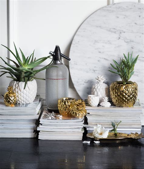 Tropical leaf prints in home decor, fashion and party planning! The New Beachy: Modern Tropical Decor on the Rise