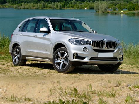 Bmw maintenance program covers all manufacture recommended maintenance (i.e oil changes, inspection service, brake pads, etc) at no additional cost for the first 4 years and you have the option to purchase an additional 2 years (total of 6 years, 100k miles). New 2018 BMW X5 eDrive - Price, Photos, Reviews, Safety Ratings & Features