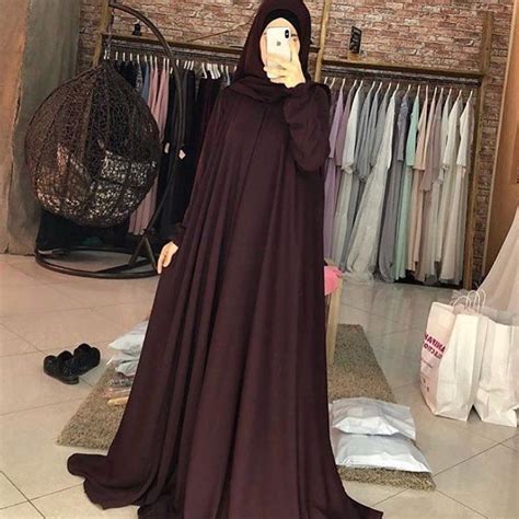 Limage Contient Peut Tre Une Personne Ou Plus Muslim Fashion Muslim Fashion Hijabs In