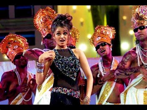 Rare And Unseen Pictures Of Aishwarya Rai Bachchans Stage Performances