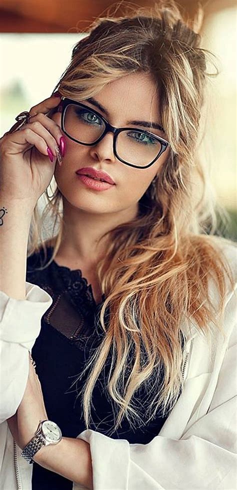 Pin By Jan Bouza On ️lentes ️ Beauty Girl Beautiful Women Pictures