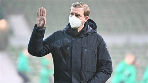Die anzeige kann nach saison, verein, ligahöhe und wettbewerb gefiltert werden. Trainer-Domino mit BVB und Gladbach? Das sagt Florian ...