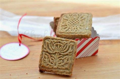 Easy baking recipes for cakes, cupcakes, cookies, desserts, pizza, and just about any occasion! Paprenjaci - Croatian Spice Cookies | Recipe | Spice cookies, Dessert recipes, Stuffed peppers
