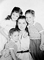 Rebeca Iturbide con tres de sus cuatro hijos: lis gemelos Jorge y ...