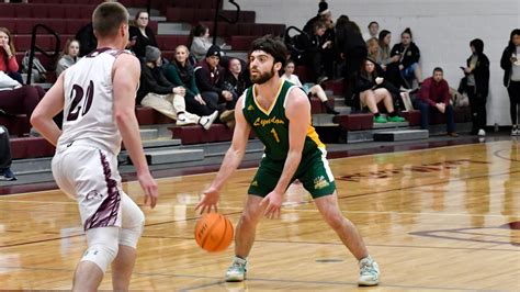 Hornet men fade late in loss at UMaine-Farmington - Northern Vermont
