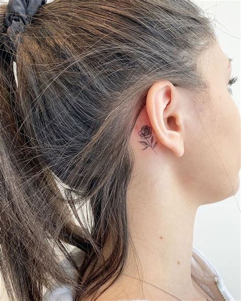 Behind ear flowers tattoos designs for girls. 30+ Charming Behind the Ear tattoos for Ladies in 2020 ...