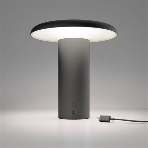 La Revue Du Design Blog Archive Takku Une Lampe Portable Par