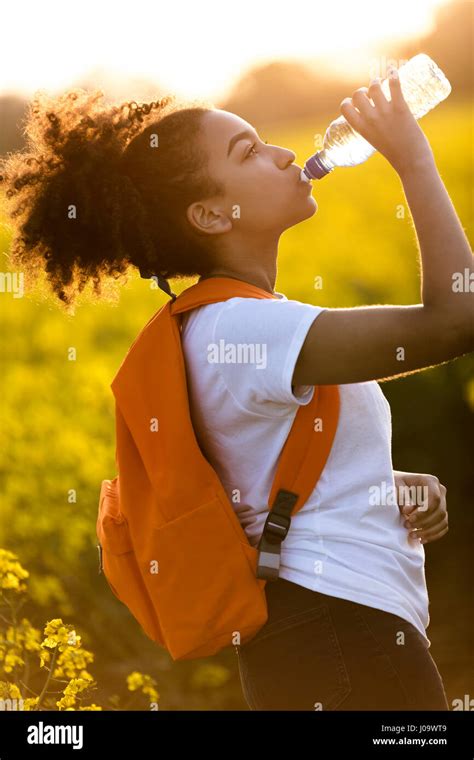 Beautiful Teen Girl With Water Bottle Fotos Und Bildmaterial In Hoher