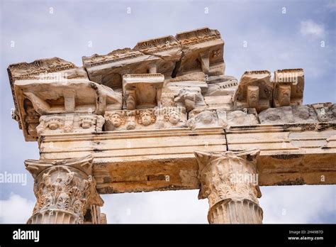 Temple D Apollon Anciennes Colonnes Historiques Grecques Et Romaines