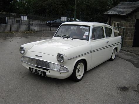 Family run anglia car auctions, established since sept 1995, is. Ford Anglia | Klassieke auto's, Coole auto's, Automobiel