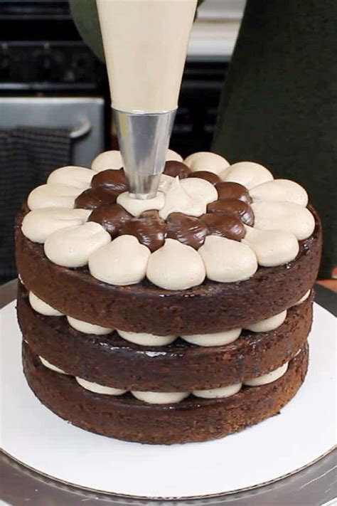 It's simple enough for an afternoon tea but special enough for a party too. Naked Chocolate Cake - The Easiest Way To Decorate A Cake