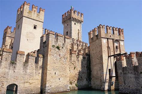 9 Important Medieval Castles Of Italy Discover 9 Incredible Castles