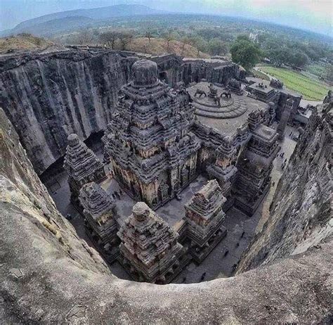 Świątynia Kailasa w Indiach wykuta z jednego kawałka skały