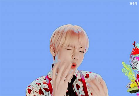 Bts Idol Official Mv💘💘💘 Kim Taehyung Bts Taehyung Taehyung