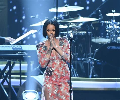Rihanna Abruptly Cancels Her Grammy Performance