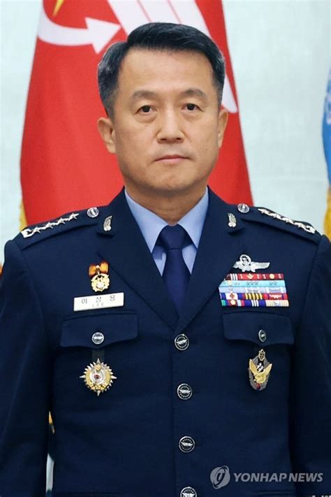 1보 문대통령 이성용 공군참모총장 사의 즉각 수용 네이트 뉴스