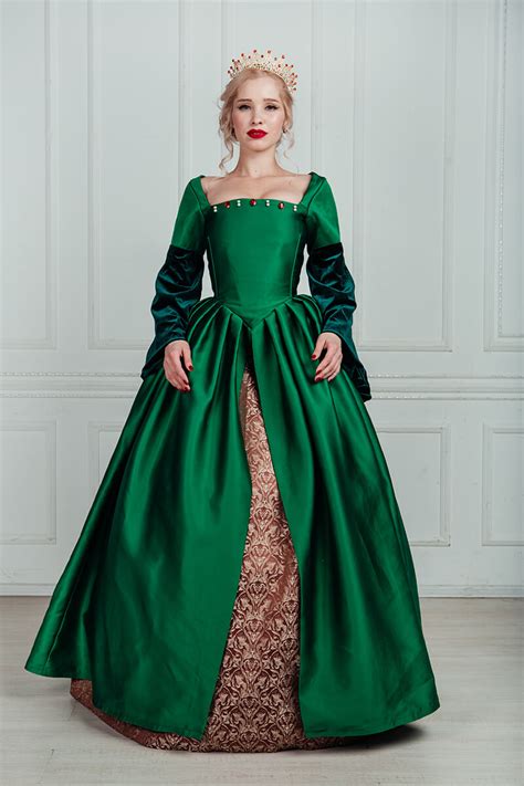 Платье 16 века Прокат костюмов в Москве от Studio 68