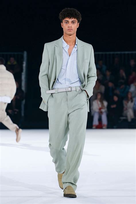 Jacquemus Fall Winter 2020 Paris Men Women In 2021 High Fashion Men