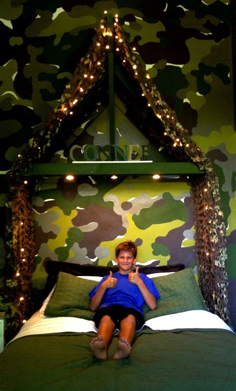 Pink camouflage bedroom decoration ideas for you. Boys Room, Camouflage, Bedroom | Quarto militar de meninos ...