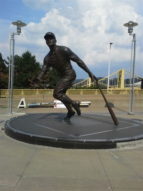 Roberto Clemente Statue Federal St Pittsburgh Pa Gardens Mapquest