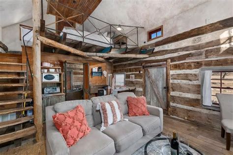 Check Out The Rustic Interior Of This Remarkable 1800s Log Cabin